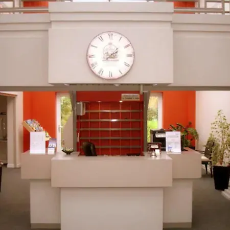 Agape Niort- Hotell 2*