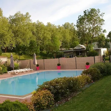 Agape Niort- Hotell Bessines