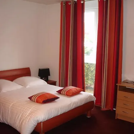 Agape Niort- Hotell 2*