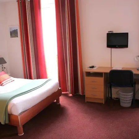 Agape Niort- Hotell Bessines