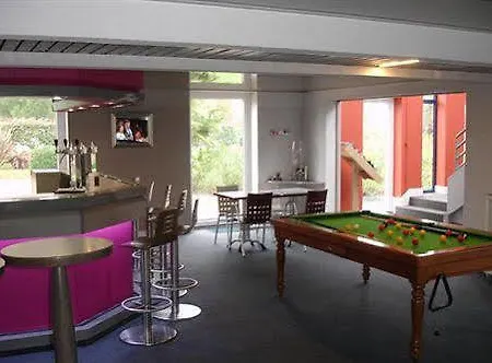 Agape Niort- Hotell 2*